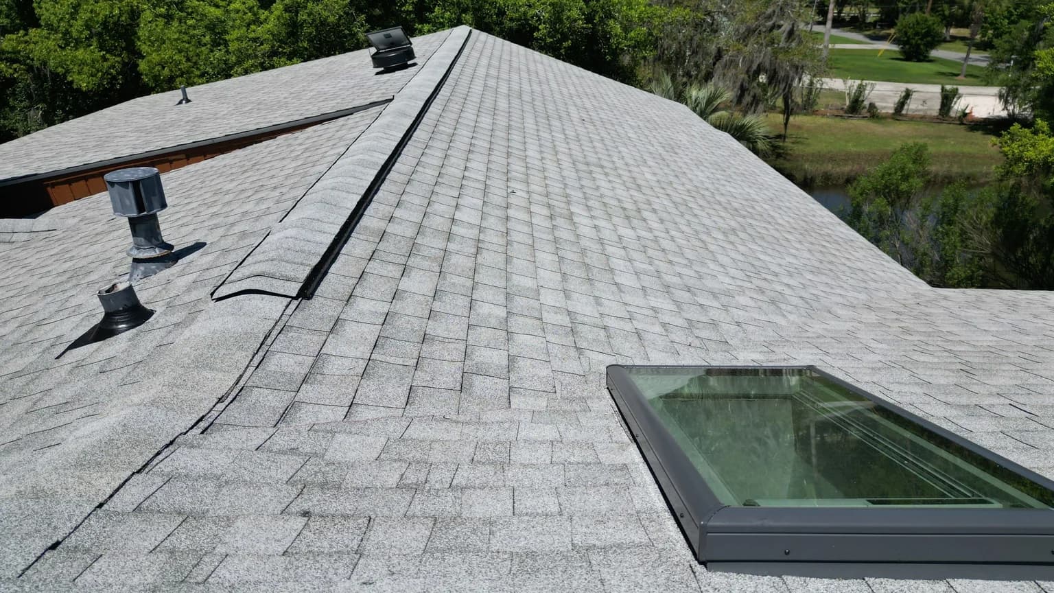 Oyster Shell Pinnacle Pristine shingles on a Talya Roofing roof in Coastal Georgia